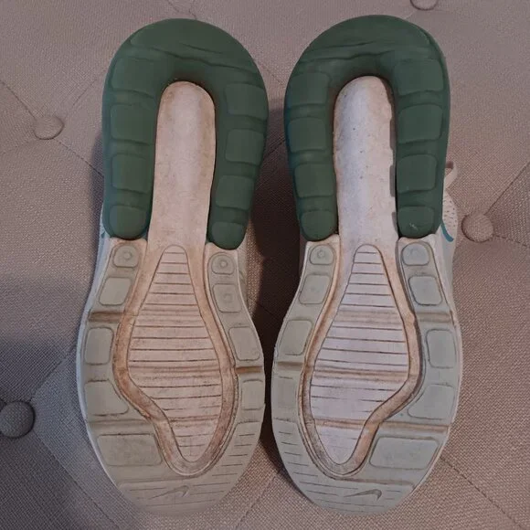 Nike Kids' Grade School Air Max 270 Shoes Size 4 - Picture 8 of 8